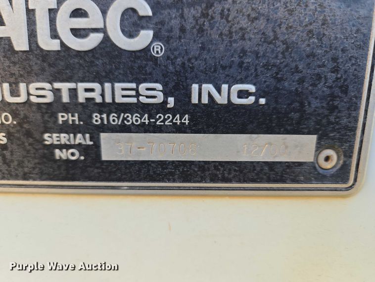 image for item EW0156 2001 International 4700 bucket truck