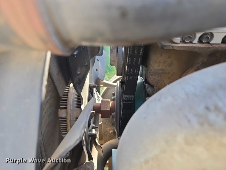 image for item EW0156 2001 International 4700 bucket truck