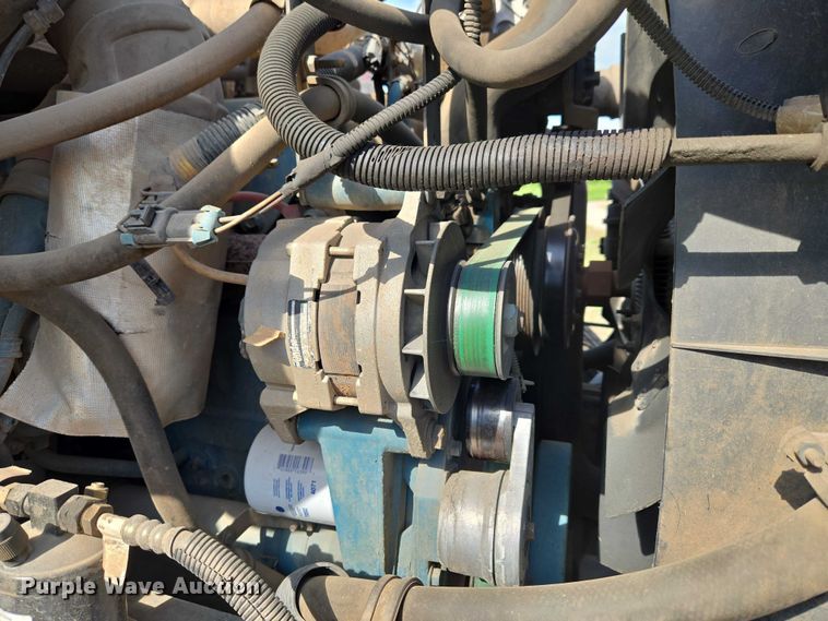 image for item EW0156 2001 International 4700 bucket truck