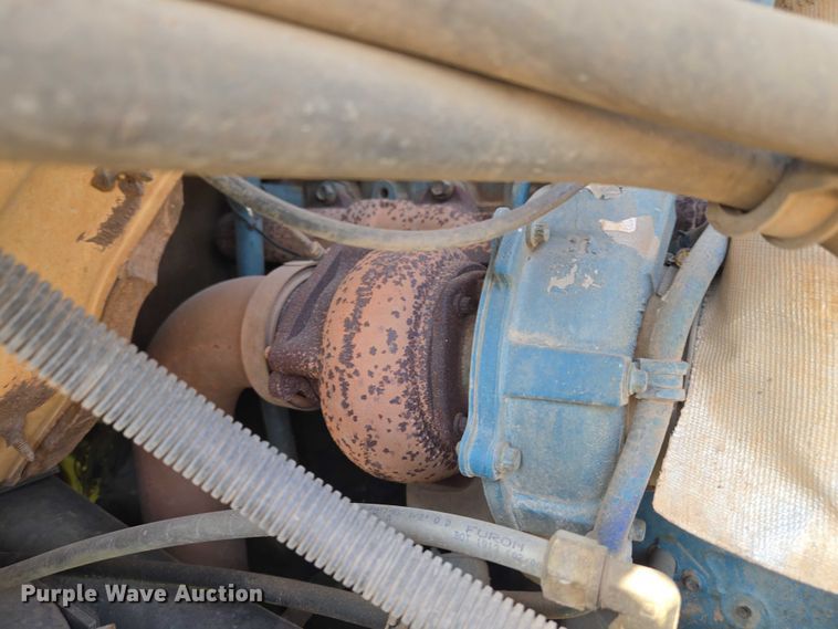 image for item EW0156 2001 International 4700 bucket truck