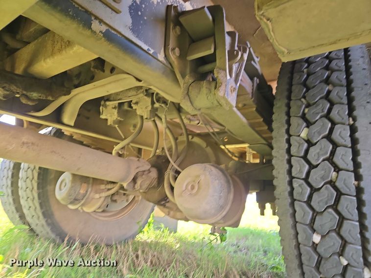 image for item EW0156 2001 International 4700 bucket truck