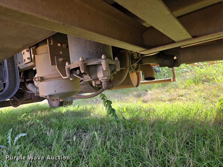 image for item EW0156 2001 International 4700 bucket truck