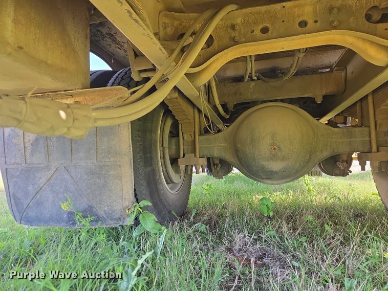 image for item EW0156 2001 International 4700 bucket truck