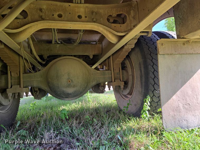 image for item EW0156 2001 International 4700 bucket truck