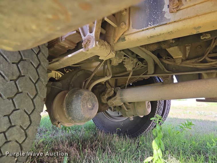 image for item EW0156 2001 International 4700 bucket truck
