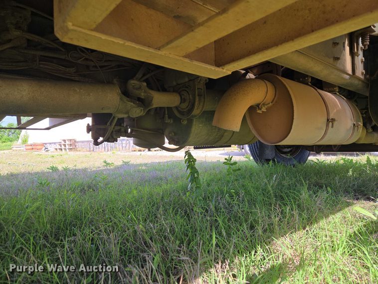 image for item EW0156 2001 International 4700 bucket truck