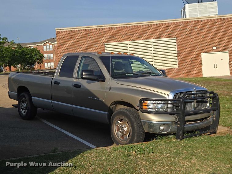 image for item EW0157 2003 Dodge Ram 3500 Ext. Cab pickup truck