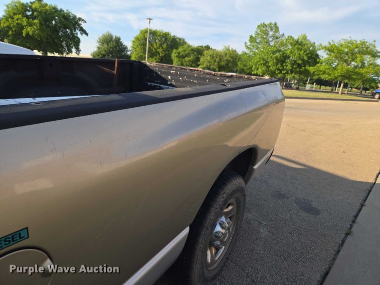 image for item EW0157 2003 Dodge Ram 3500 Ext. Cab pickup truck