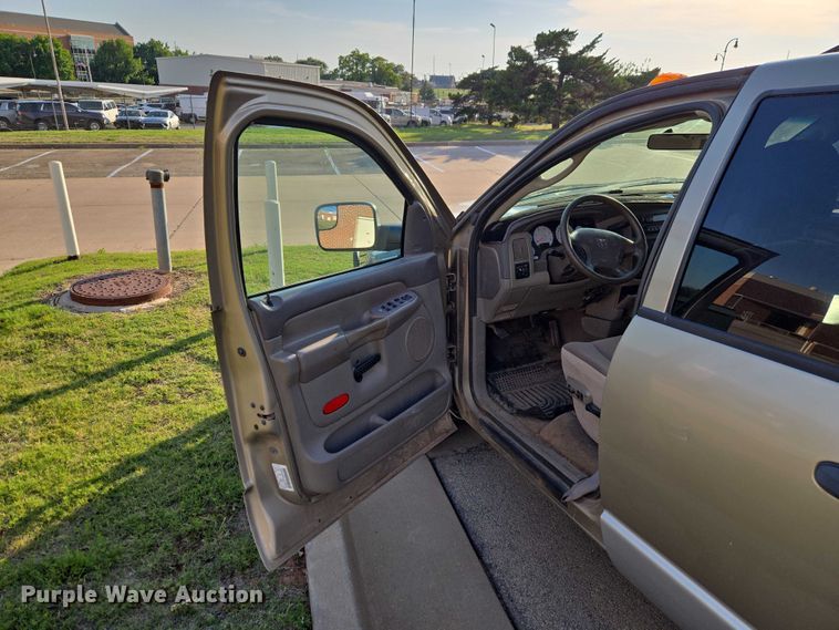 image for item EW0157 2003 Dodge Ram 3500 Ext. Cab pickup truck