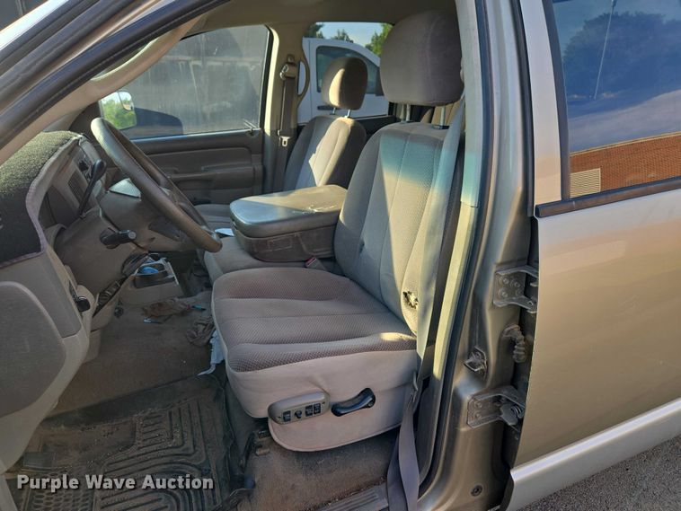image for item EW0157 2003 Dodge Ram 3500 Ext. Cab pickup truck