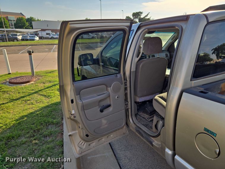 image for item EW0157 2003 Dodge Ram 3500 Ext. Cab pickup truck
