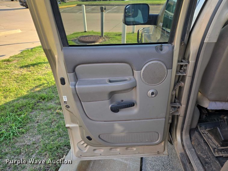 image for item EW0157 2003 Dodge Ram 3500 Ext. Cab pickup truck
