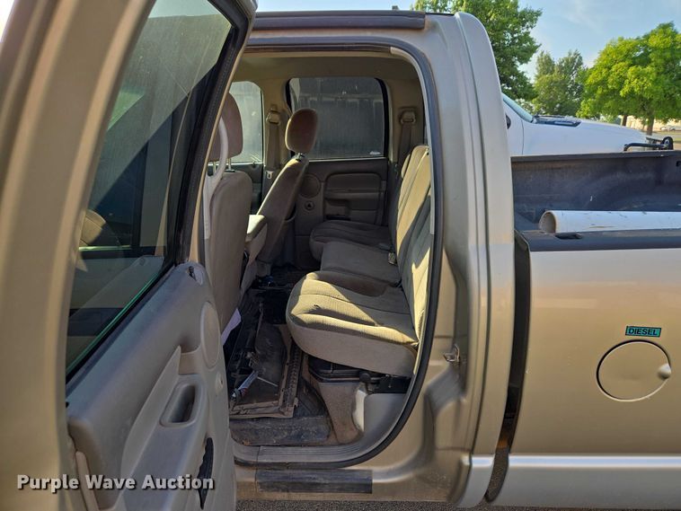 image for item EW0157 2003 Dodge Ram 3500 Ext. Cab pickup truck