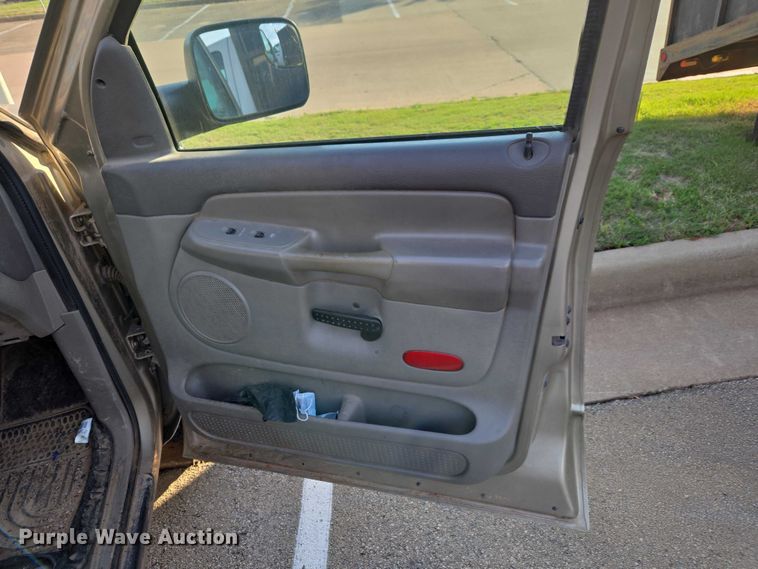 image for item EW0157 2003 Dodge Ram 3500 Ext. Cab pickup truck