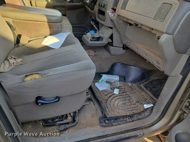 image for item EW0157 2003 Dodge Ram 3500 Ext. Cab pickup truck