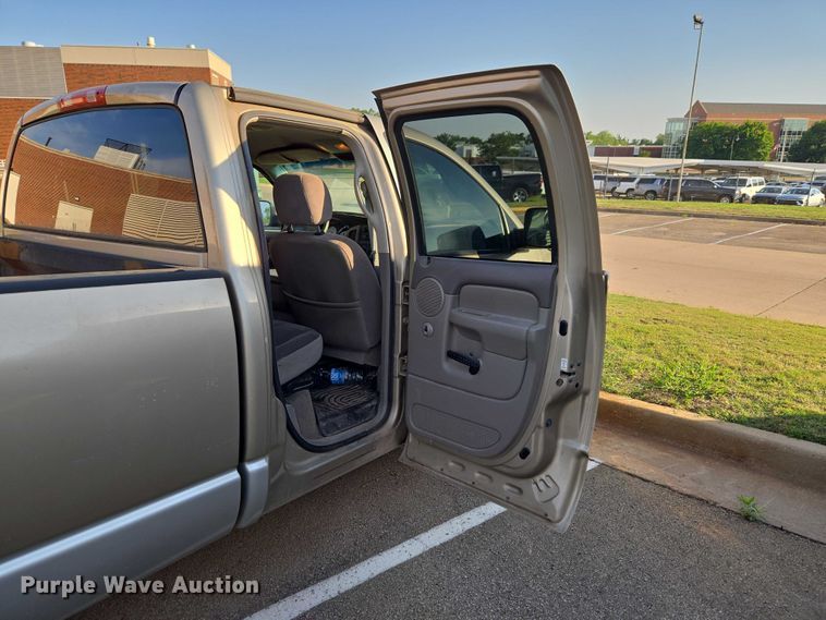 image for item EW0157 2003 Dodge Ram 3500 Ext. Cab pickup truck