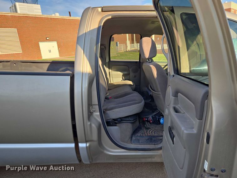 image for item EW0157 2003 Dodge Ram 3500 Ext. Cab pickup truck