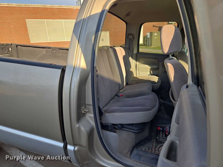 image for item EW0157 2003 Dodge Ram 3500 Ext. Cab pickup truck