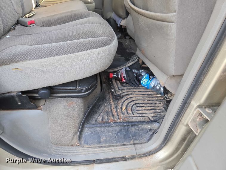 image for item EW0157 2003 Dodge Ram 3500 Ext. Cab pickup truck