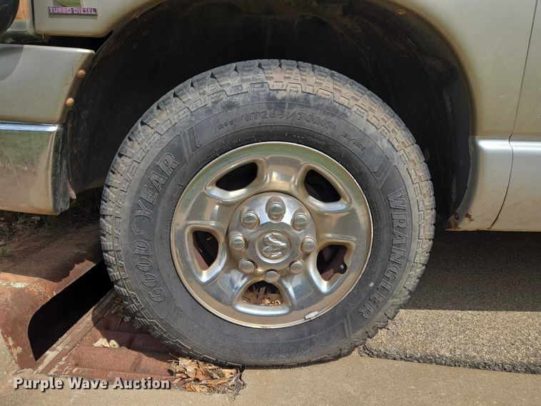 image for item EW0157 2003 Dodge Ram 3500 Ext. Cab pickup truck
