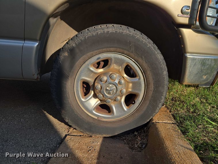 image for item EW0157 2003 Dodge Ram 3500 Ext. Cab pickup truck