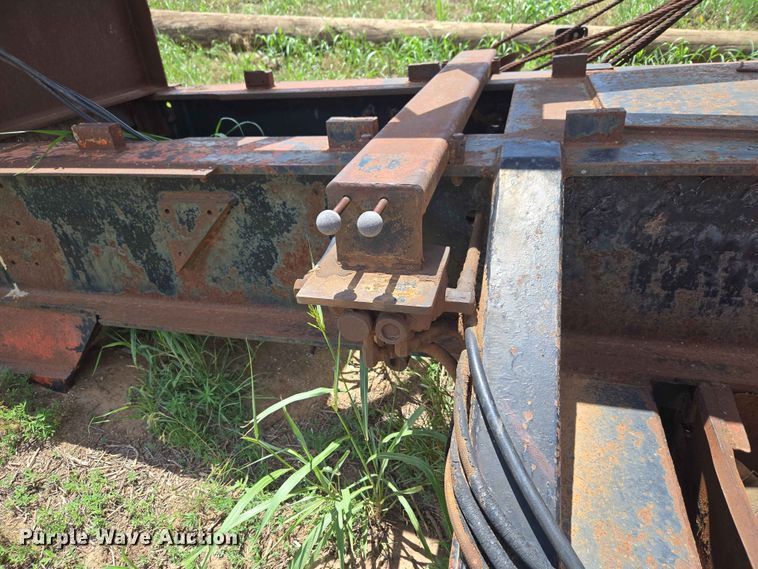 image for item EW0251 Link-Belt HC-78B crane