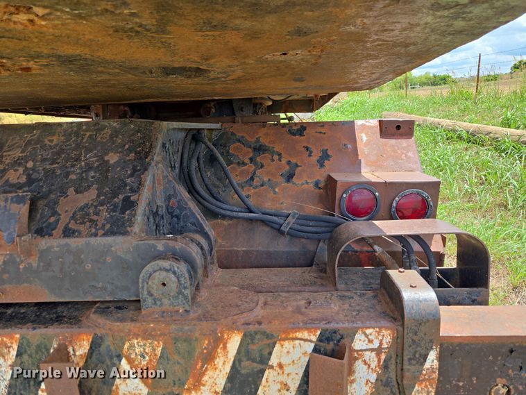 image for item EW0251 Link-Belt HC-78B crane