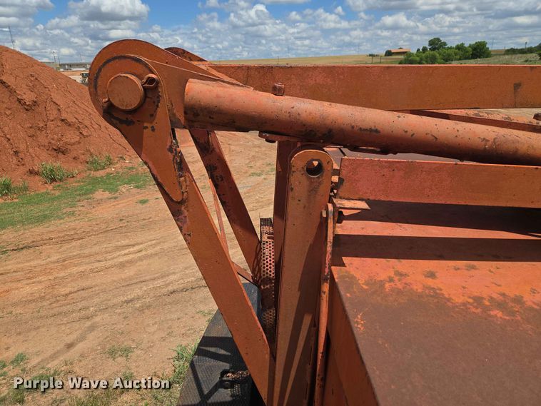 image for item EW0251 Link-Belt HC-78B crane