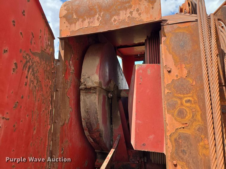 image for item EW0251 Link-Belt HC-78B crane