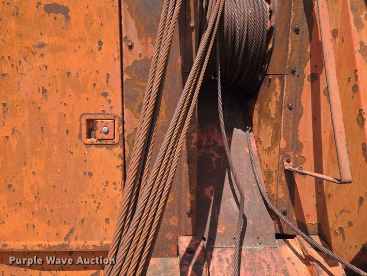 image for item EW0251 Link-Belt HC-78B crane
