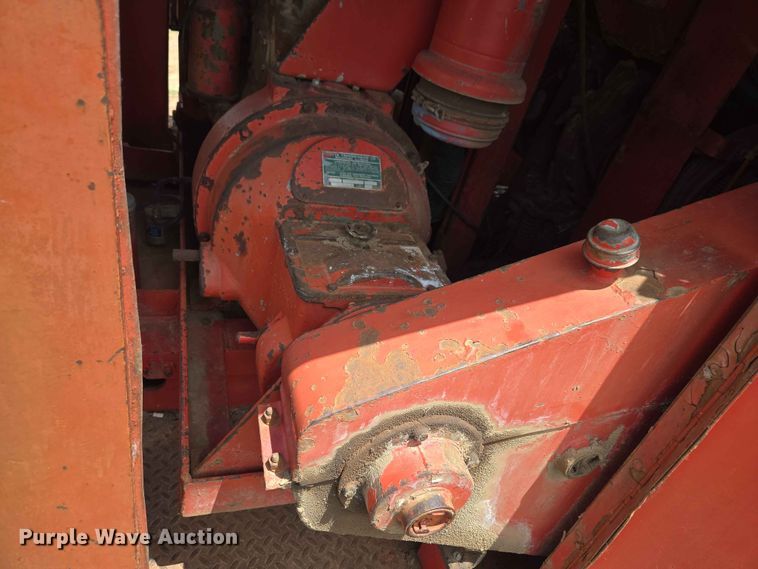 image for item EW0251 Link-Belt HC-78B crane