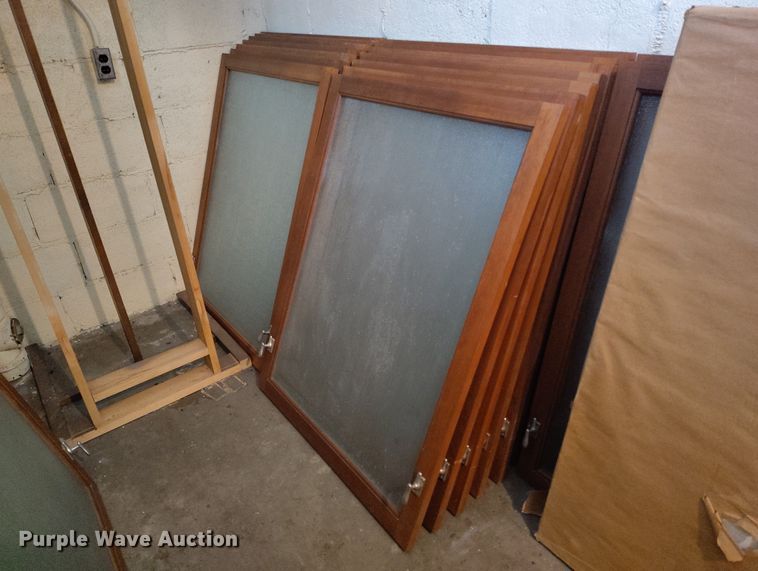 image for item EW1009 (17) windows