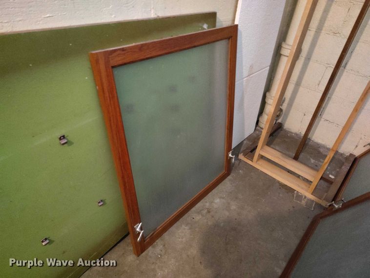 image for item EW1009 (17) windows