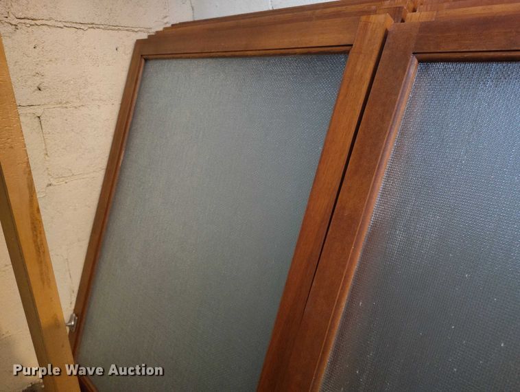 image for item EW1009 (17) windows