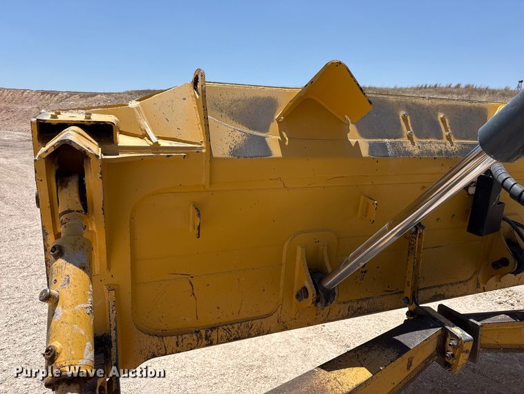 image for item EW4588 2014 John Deere 850K WLT dozer
