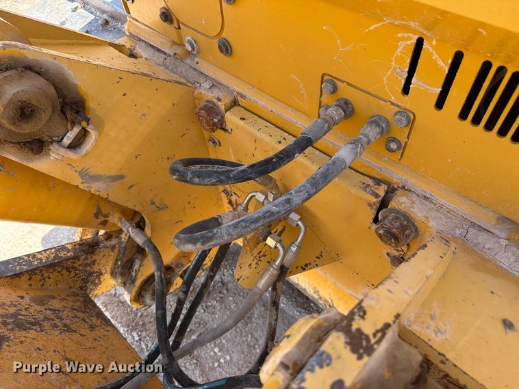 image for item EW4588 2014 John Deere 850K WLT dozer