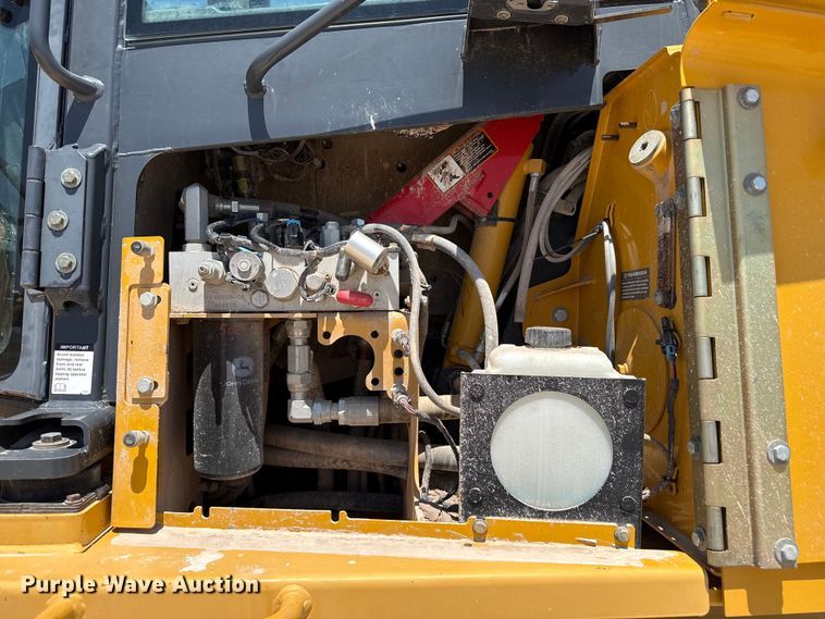 image for item EW4588 2014 John Deere 850K WLT dozer