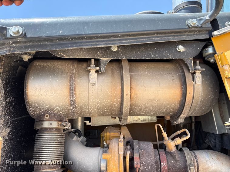 image for item EW4588 2014 John Deere 850K WLT dozer