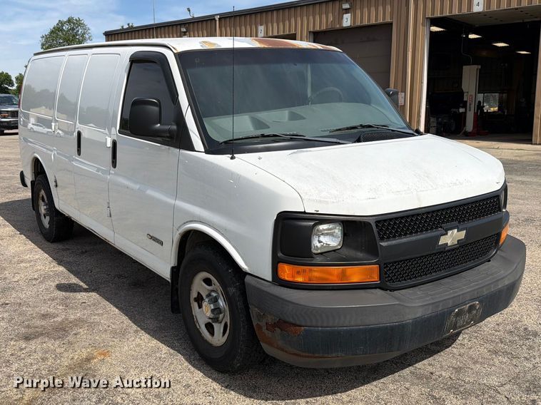 image for item EX4501 2003 Chevrolet Express 2500 van