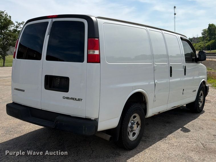 image for item EX4501 2003 Chevrolet Express 2500 van