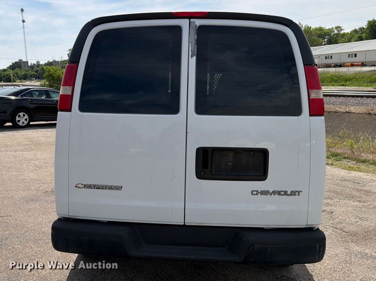 image for item EX4501 2003 Chevrolet Express 2500 van