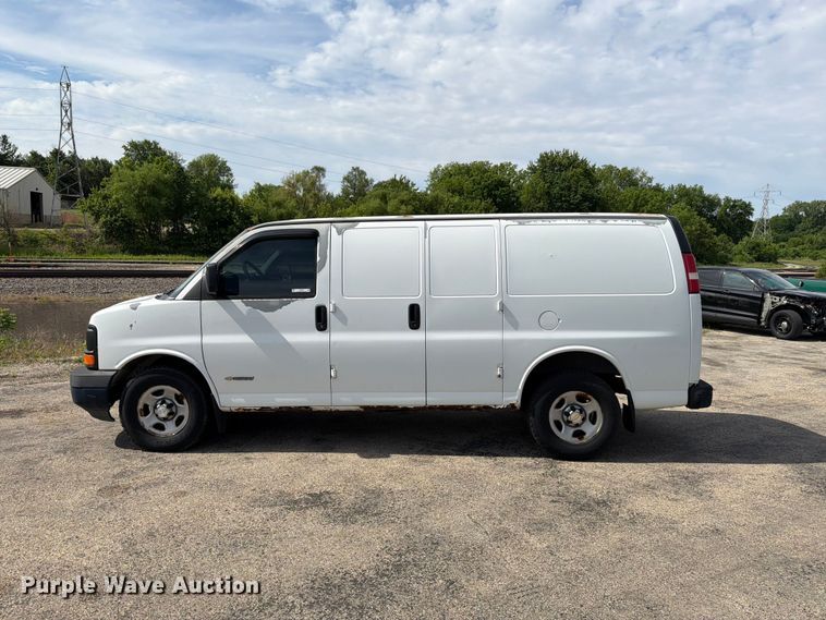 image for item EX4501 2003 Chevrolet Express 2500 van