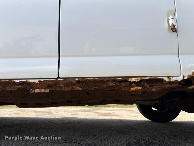 image for item EX4501 2003 Chevrolet Express 2500 van