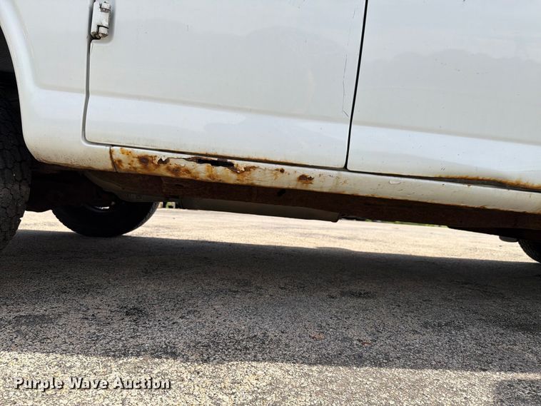 image for item EX4501 2003 Chevrolet Express 2500 van