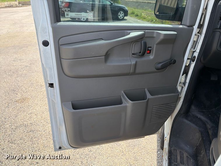 image for item EX4501 2003 Chevrolet Express 2500 van