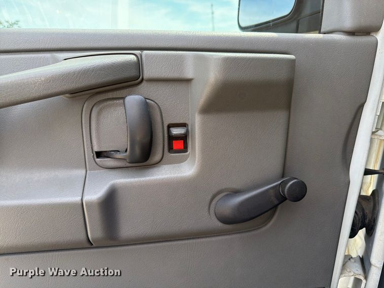 image for item EX4501 2003 Chevrolet Express 2500 van