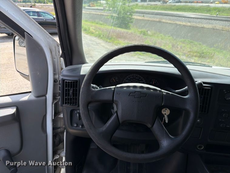 image for item EX4501 2003 Chevrolet Express 2500 van