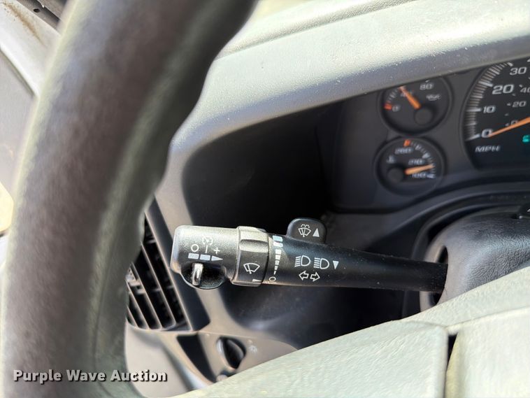 image for item EX4501 2003 Chevrolet Express 2500 van