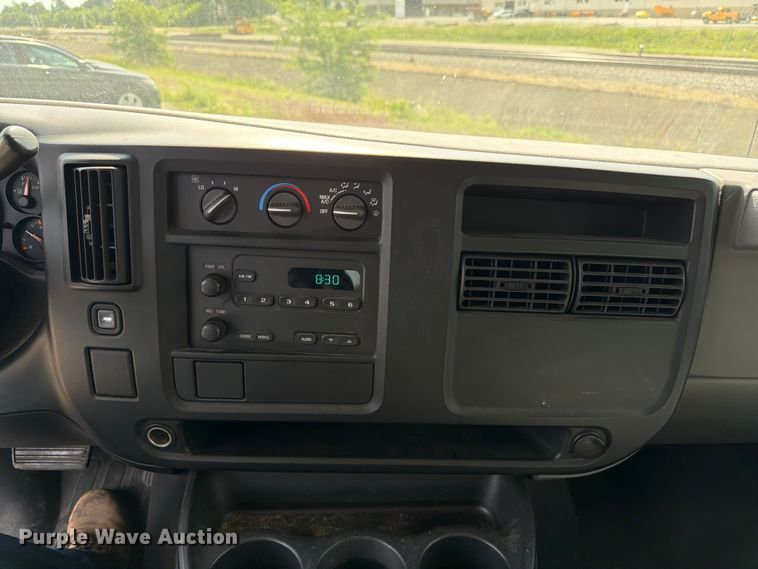image for item EX4501 2003 Chevrolet Express 2500 van