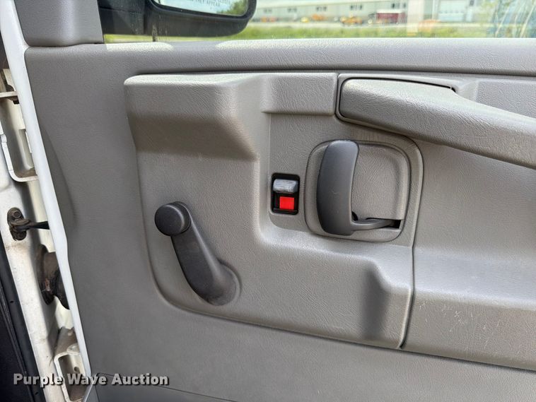 image for item EX4501 2003 Chevrolet Express 2500 van